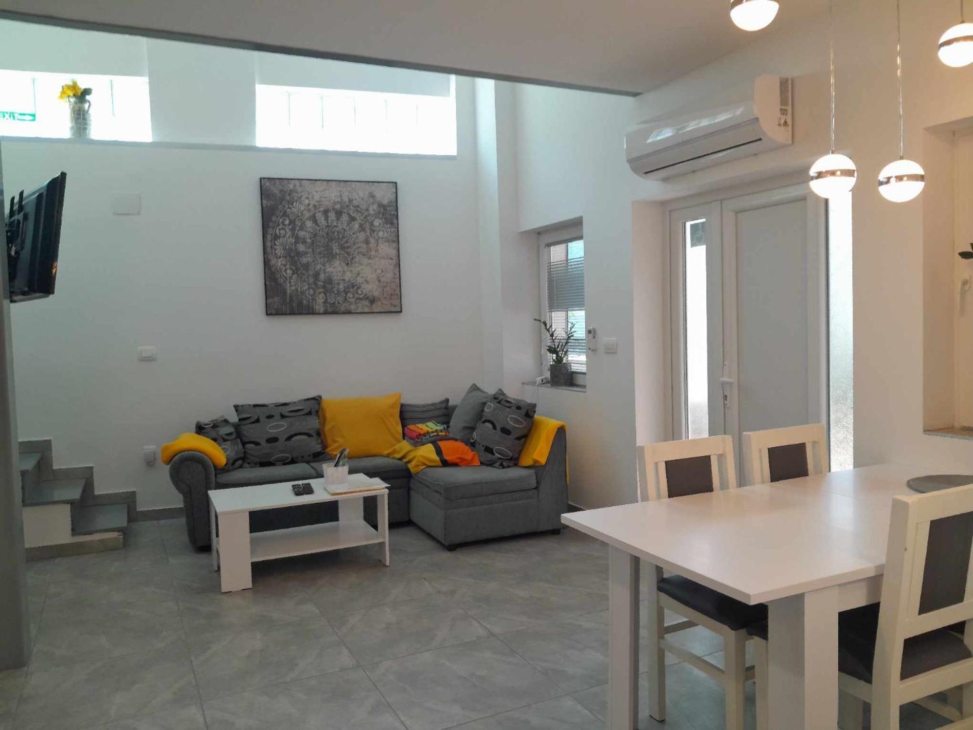 Apartments Mare Pula Bagian luar foto