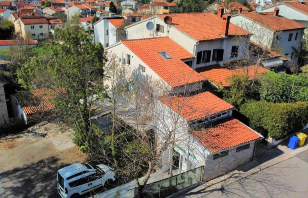 Apartments Mare Pula Bagian luar foto